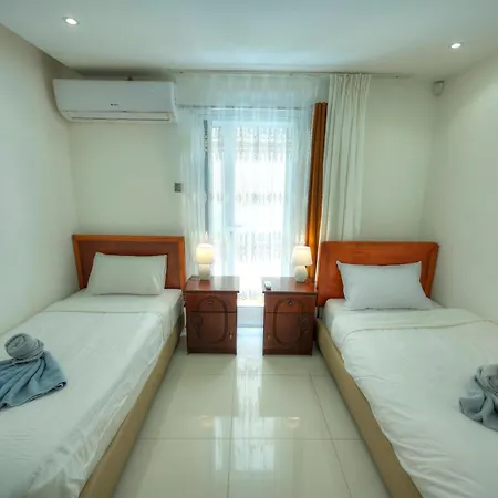 Bright & Spacious 3 Bedroom Mgul1-1